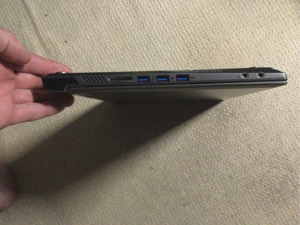 Продам ноутбук w740su