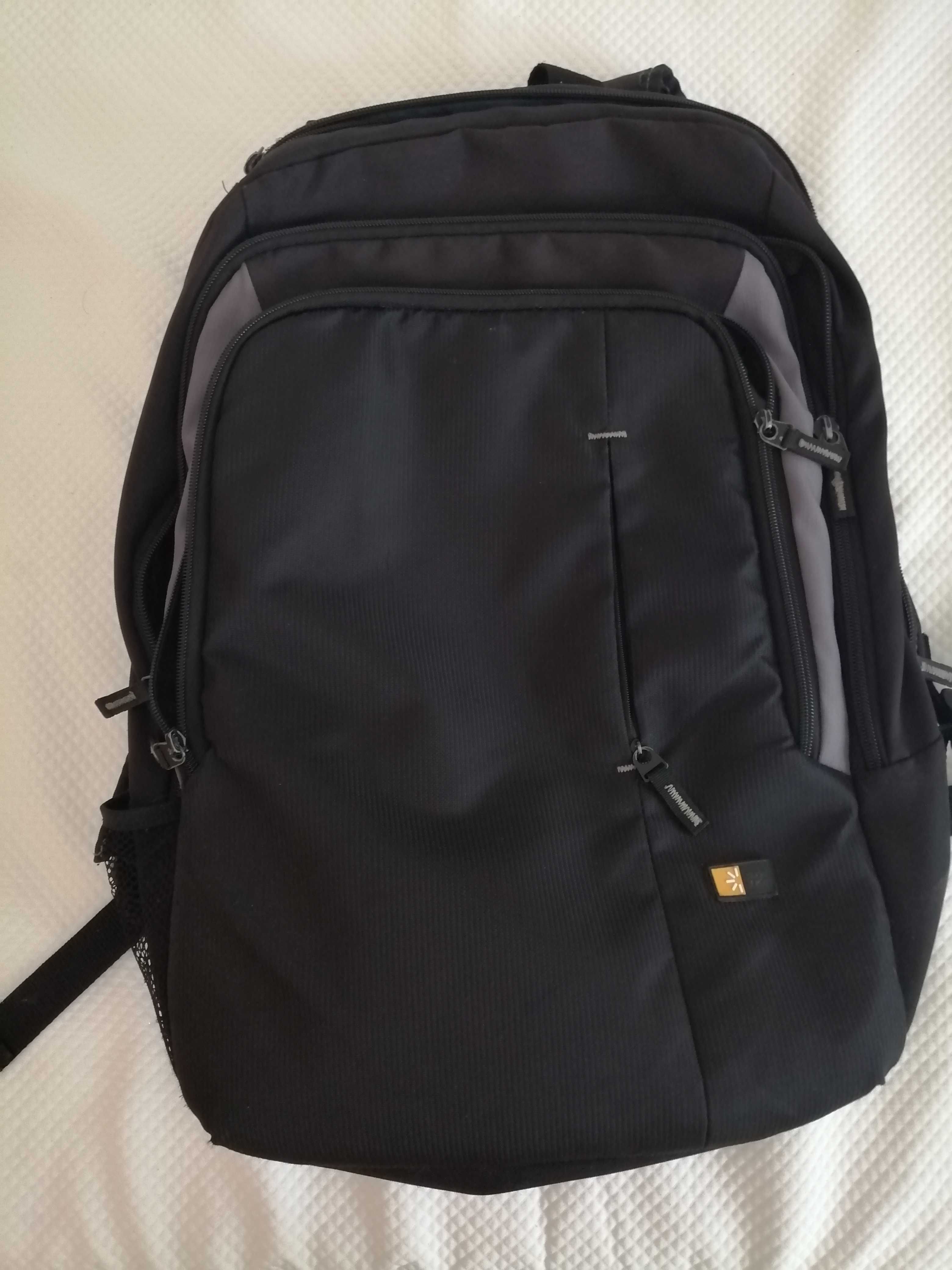 Mochila (com arrumação para PC)