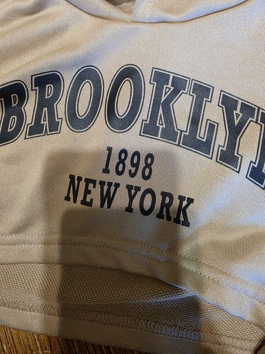 Bluza krótka, narzutka z kapturem