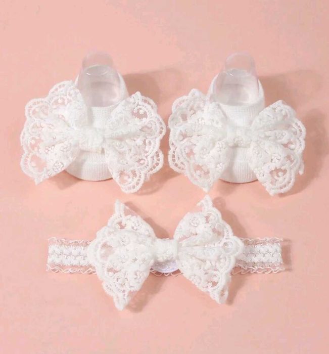 Sukienka z opaską i skarpetami