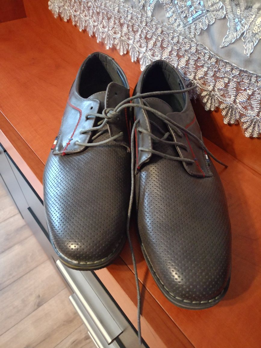 Nowe buty męskie rozm 42