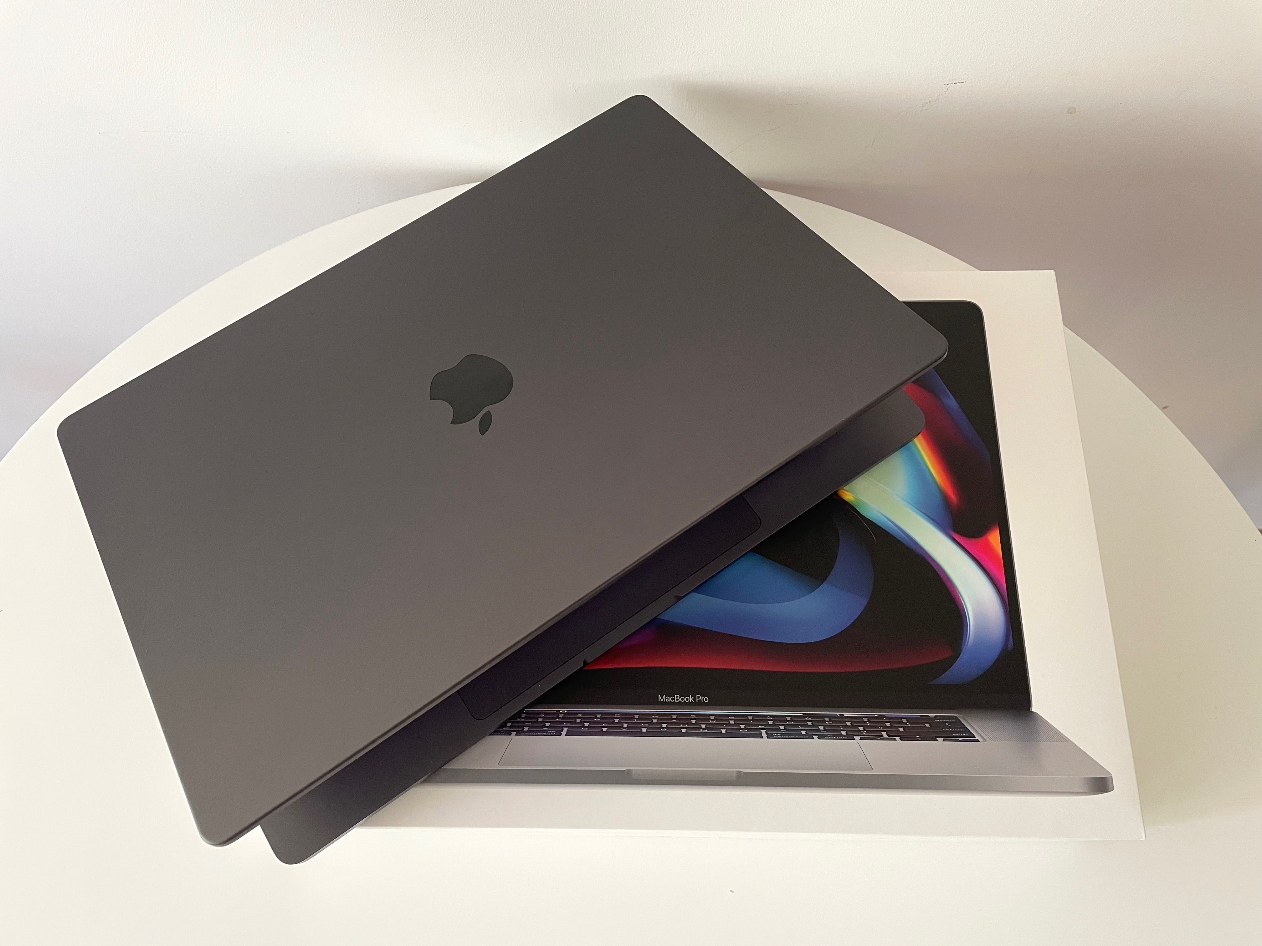 Apple MacBook Pro M3 Max (2023) 16 Core 64 GB 40 Core GPU 1 TB SSD
