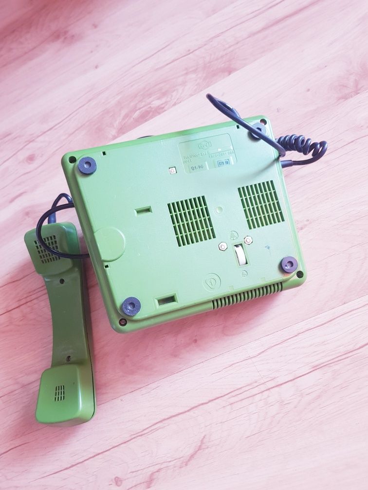 Telefon stacjonarny Tullipan 319 RWT z czasów PRL