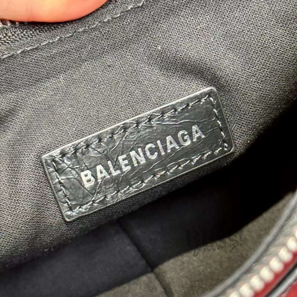 Сумка Balenciaga Le Cagole