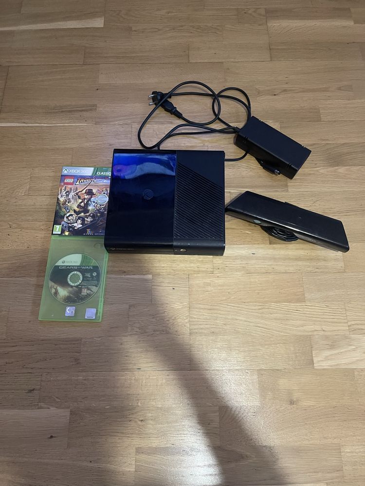 Xbox 360 e zasilacz + kinect + gry