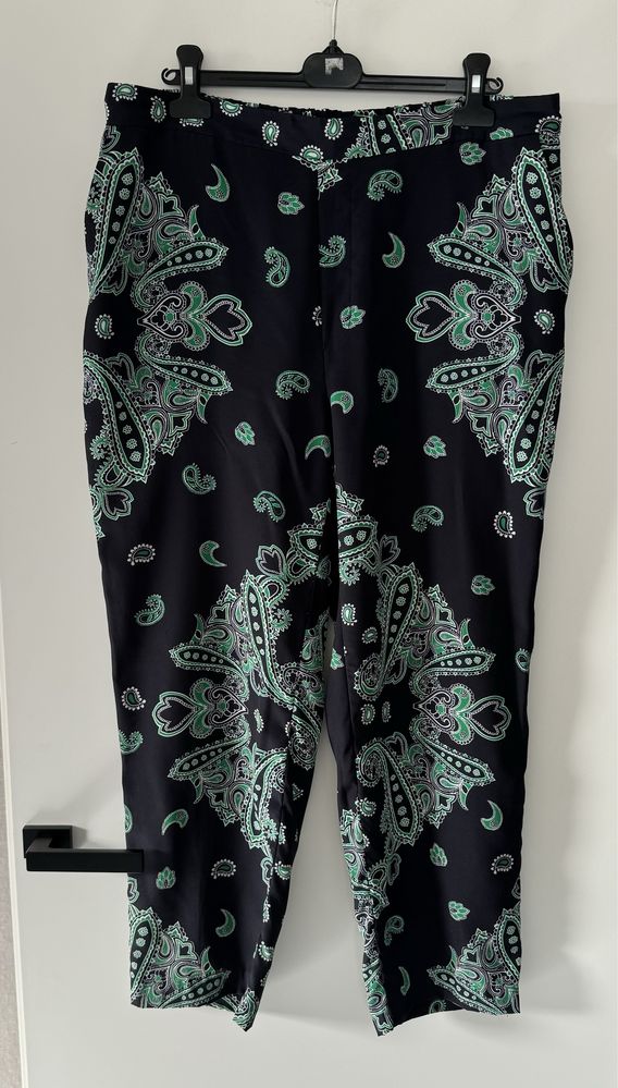 Spodnie w ciekawy print Zara - stan igła r. XL