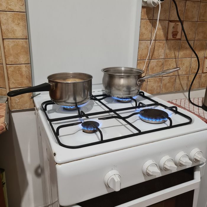 Продаю надійну газову плиту Indesit CIS6G2(W)UA (Італія). б/у