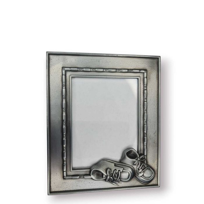 Moldura Decorativa Metálica Sapatinhos – 15×12 cm