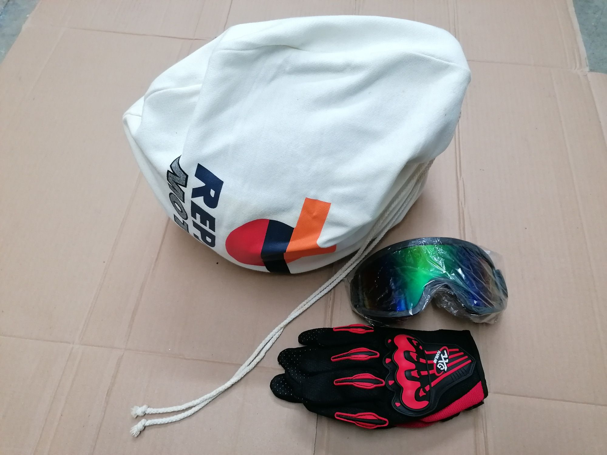 Capacete, Óculos, Luvas, tudo Novo.