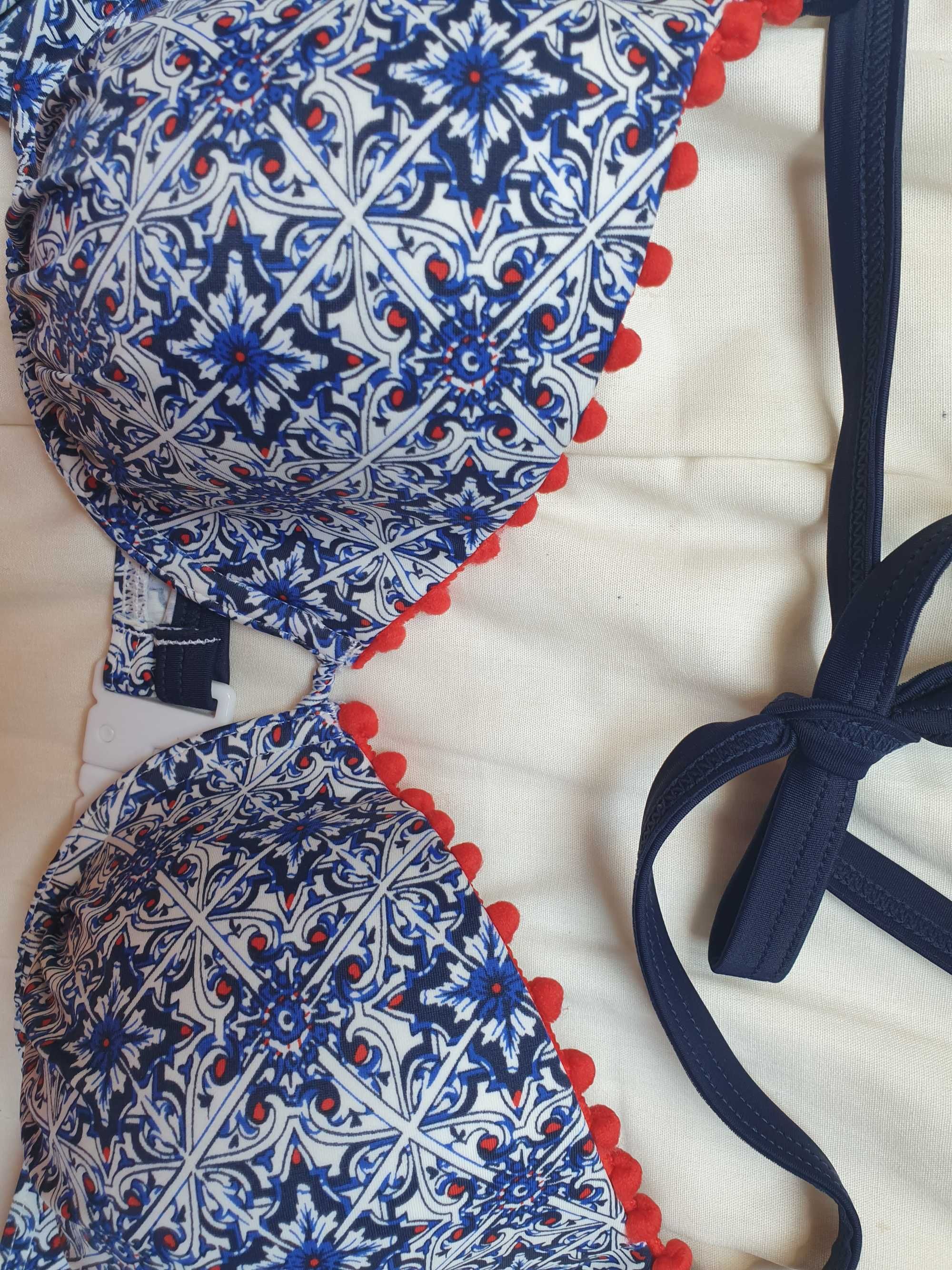 Granatowo-biało-czerwone bikini z chwostami r. 36D