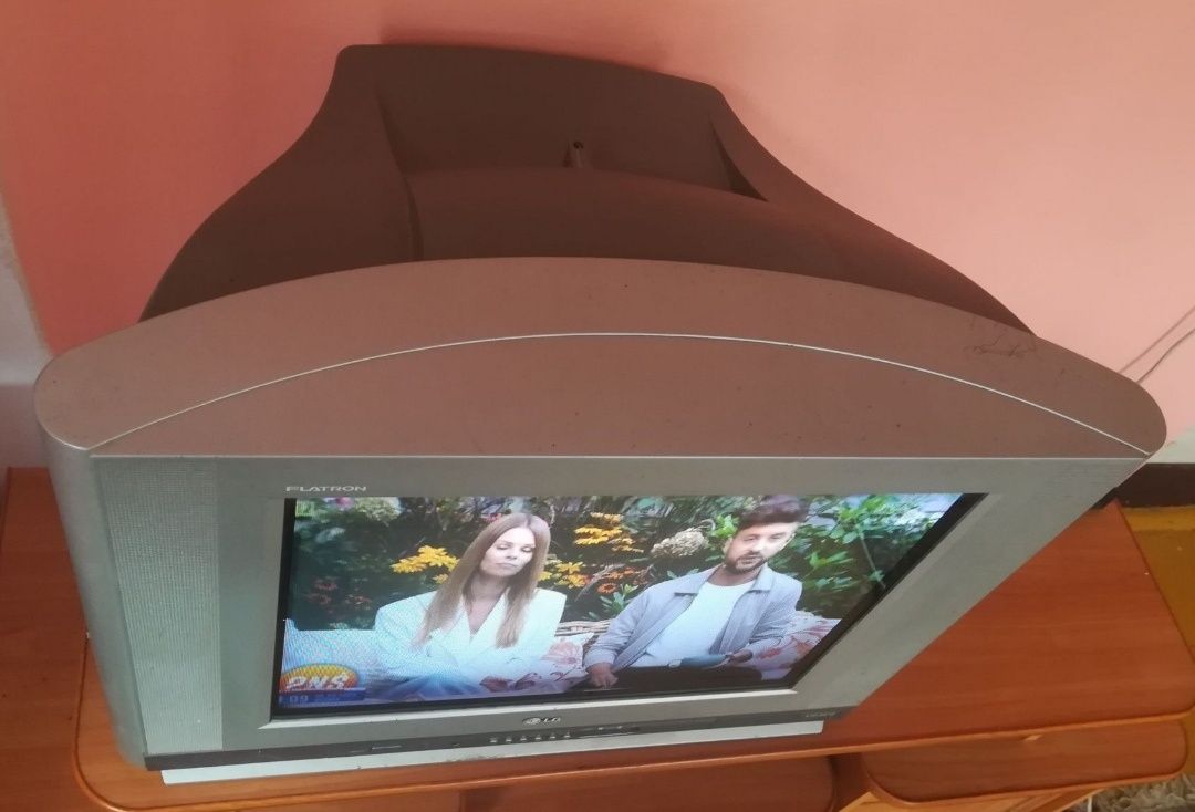 Telewizor LG 21 cali plus pilot