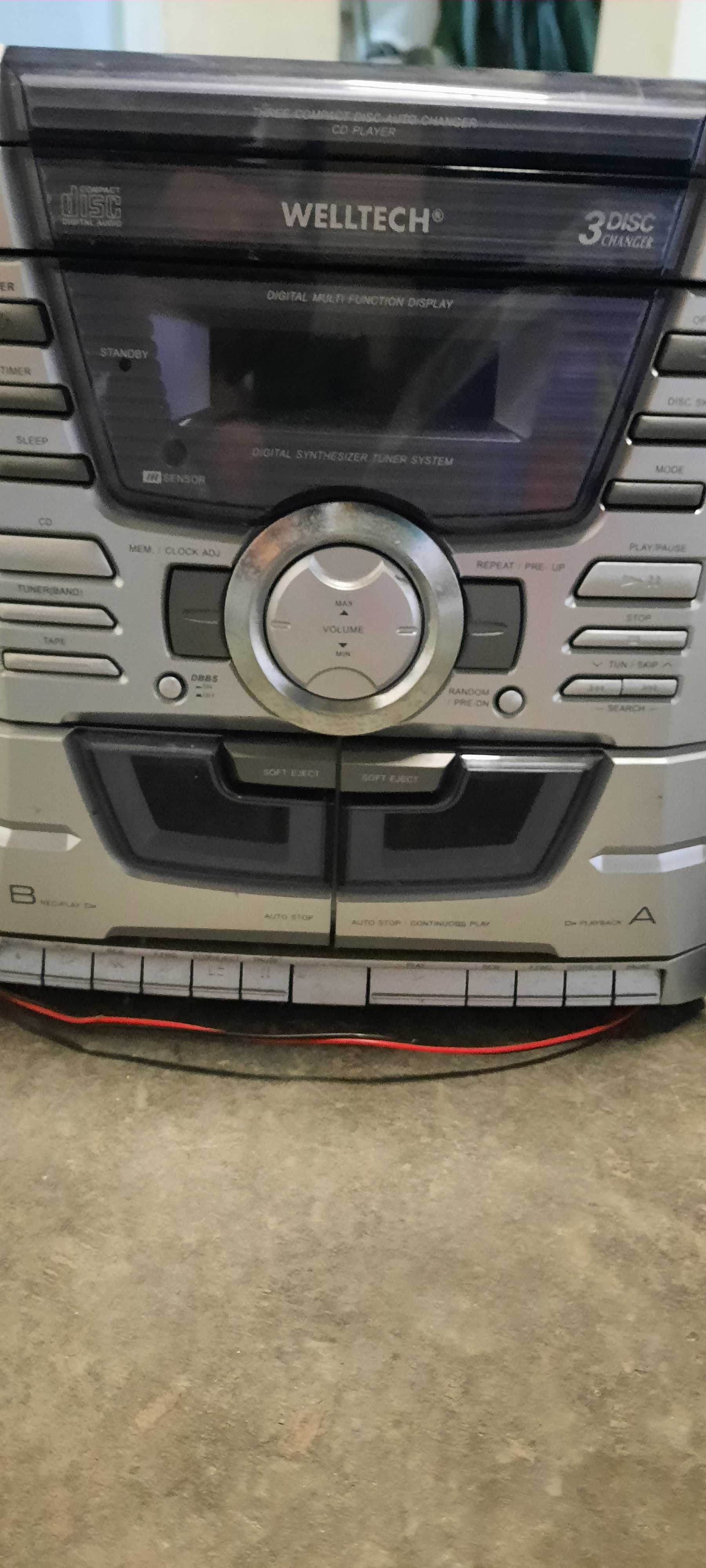 2 Aparelhagens HIFi com cd / leitor cassetes / radio