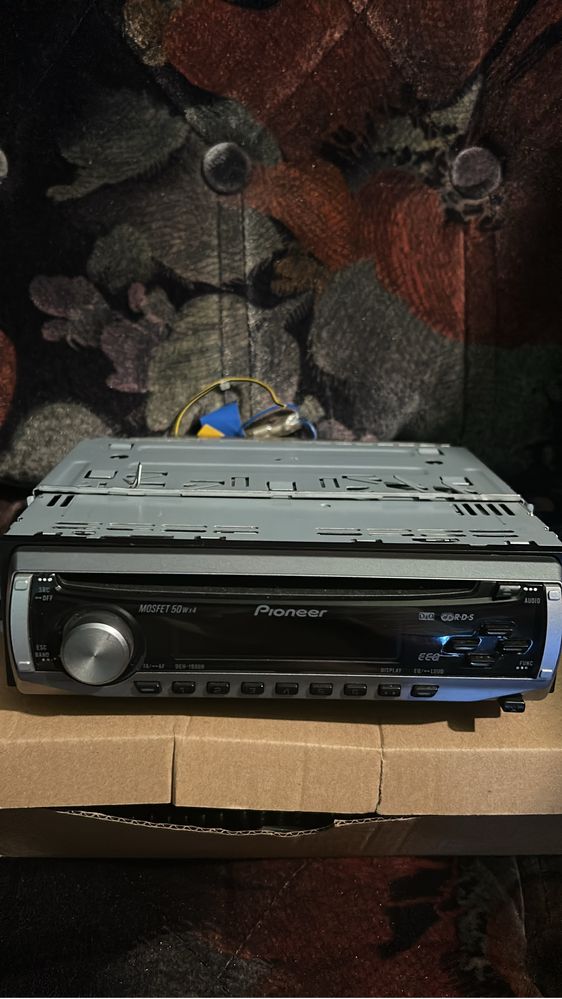Radio samochodowe z odtwarzaczem CD w 100% sprawne