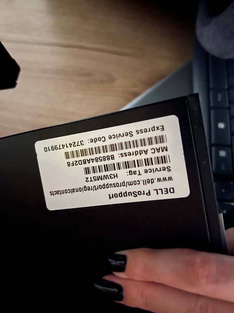 Sprzedam komputer Dell Optiplex 7060 z monitorem, klawiaturą i myszką!