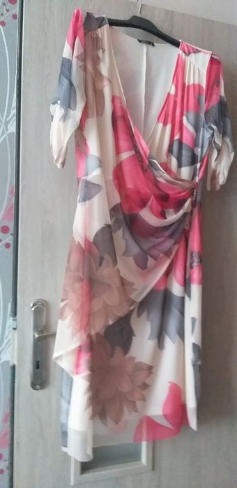 Sukienka roz 46 polski producent ubrana raz