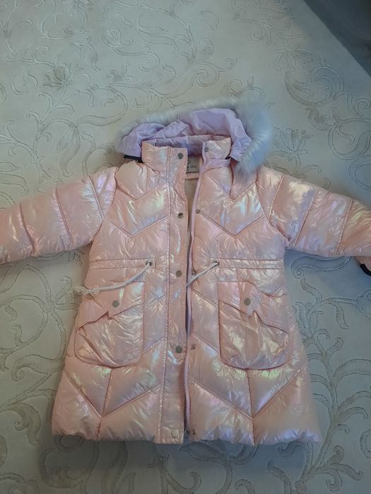 Продам зимову куртку 7 -10 років !