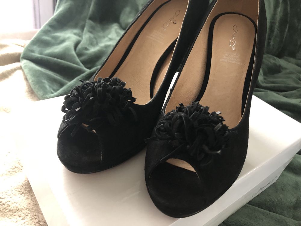 Buty damskie nowe na obcasie wizytowe