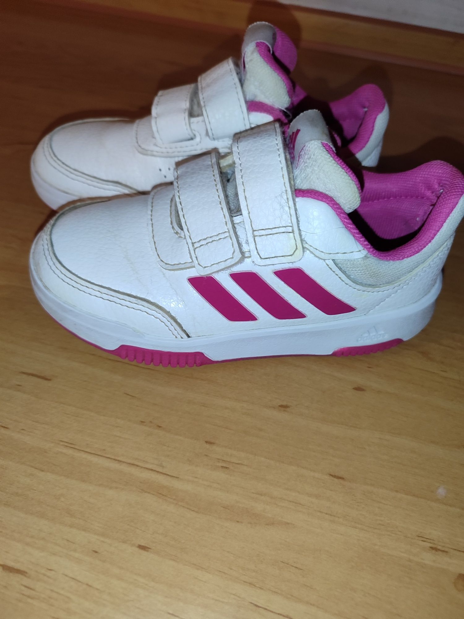 Buty adidas 26 dla dziewczynki