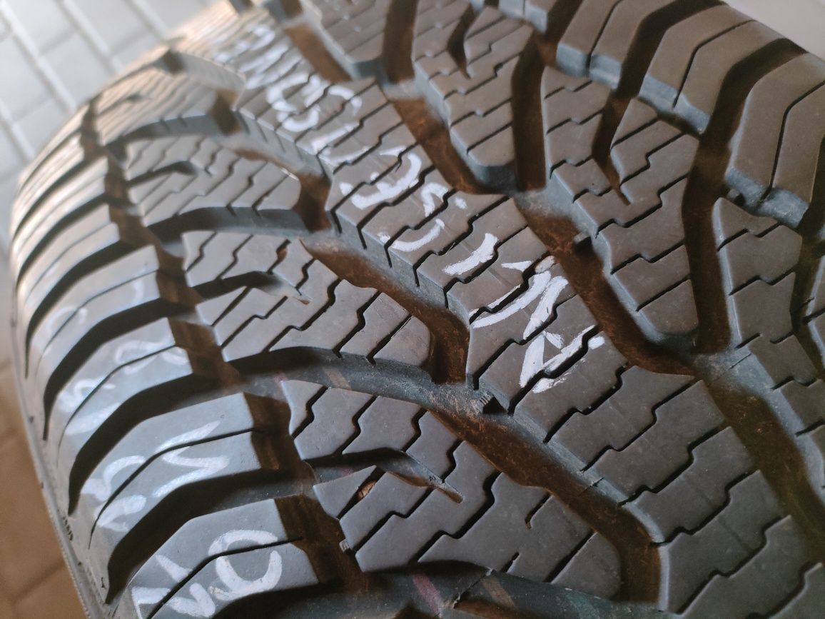 1x Uniroyal Allseason Expert 2 215/55R18 99V XL 1 sztuka całoroczna