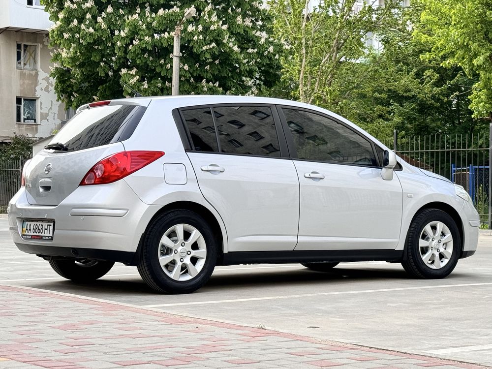 Продается автомобиль Nissan Tiida официальная