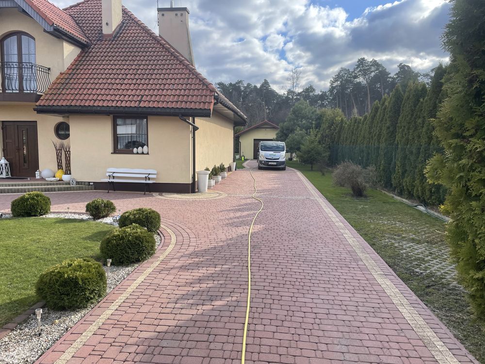 Mycie kostki paneli fotowoltaicznych  dachow elewacji