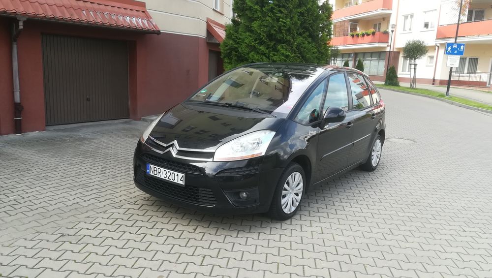 Sprzedam ładnego  C4 Picasso oszczędny diesel.Auto z hakiem
