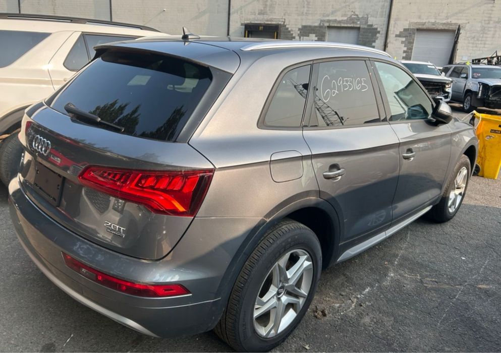 Розбір розборка ауді кю5 80A Audi Q5 80A капот бампер крила колір LX7R