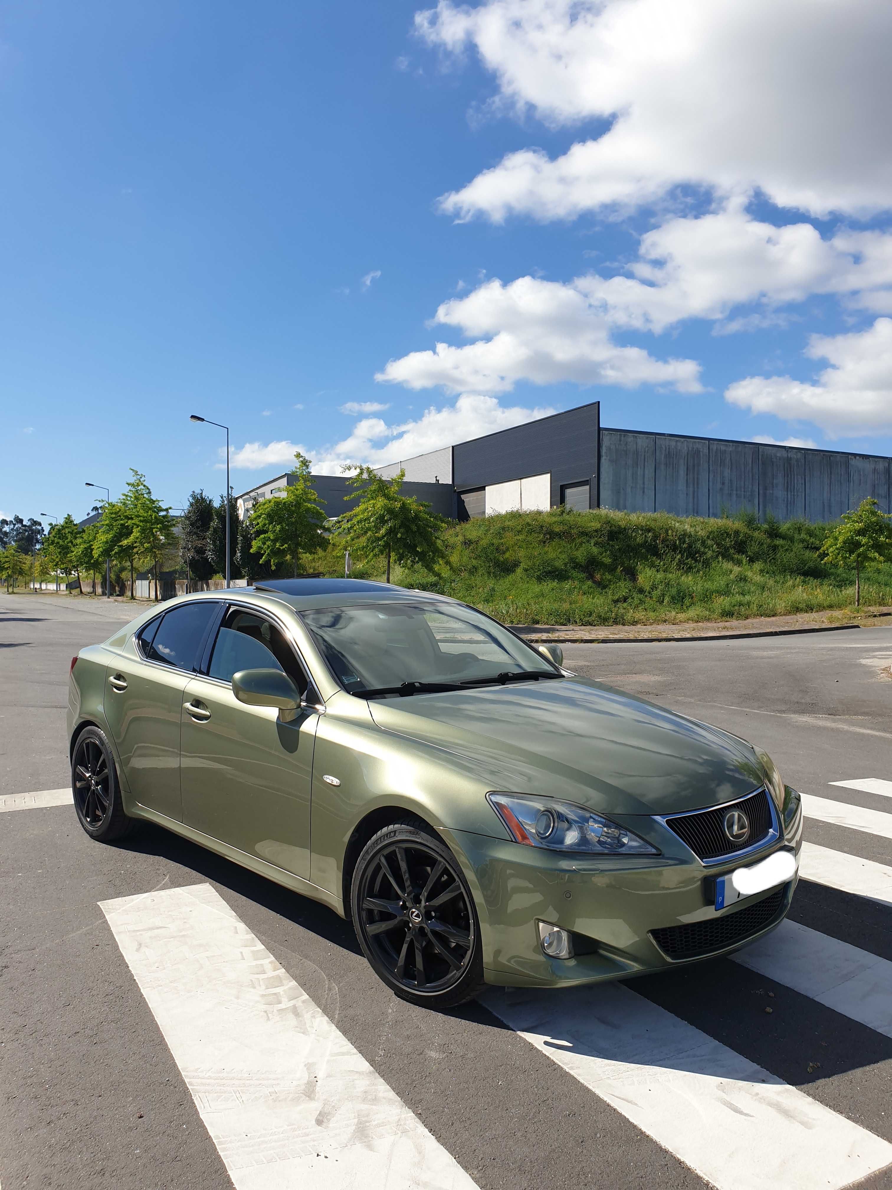 Lexus is 250 Versão Sport88