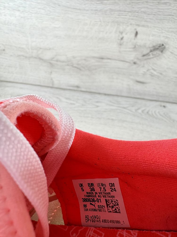 Puma жіночі кросівки