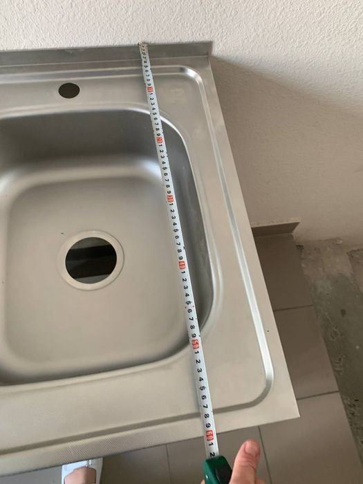 Тумба з мийкою в гарному стані