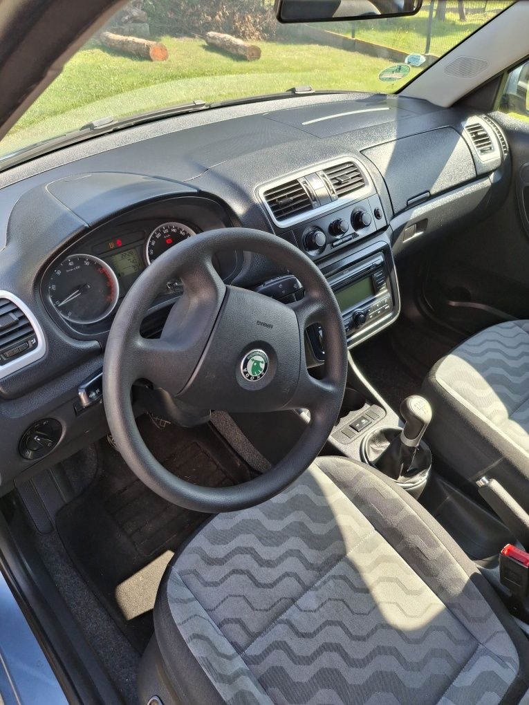 Sprzedam fabie zero rdzy 1.2 mpi sprawna klima