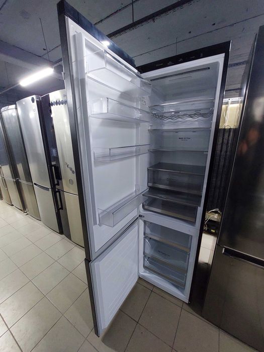 Холодильник BEKO rnca366e30zxb ідеальний стан зі складу