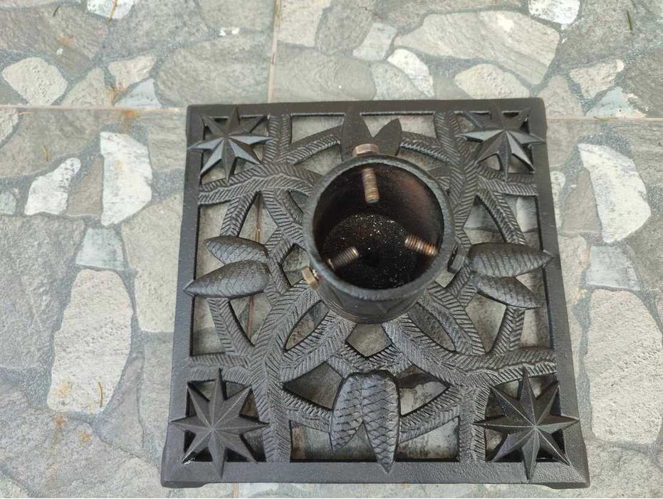 Secesyjny żeliwny stojak pod choinkę,gwiazdki