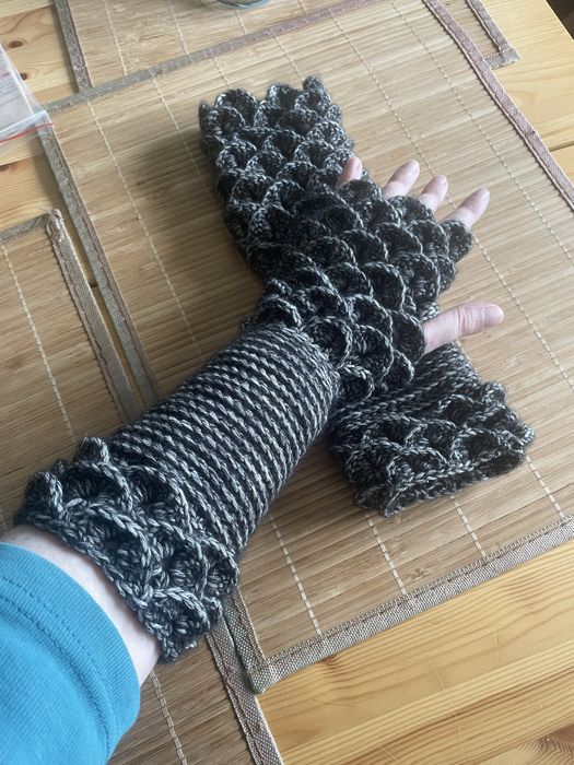 Ciepłe mitenki „łuska smoka” handmade