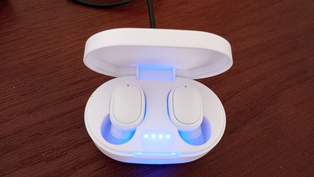 Беспроводные блютуз наушники новые