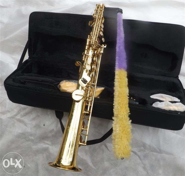 Saxofone soprano dourado velho marca Karl Glaser