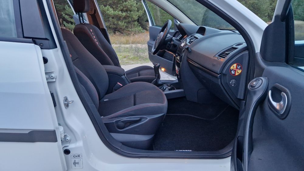 Автомобиль Renault Megan 1,6