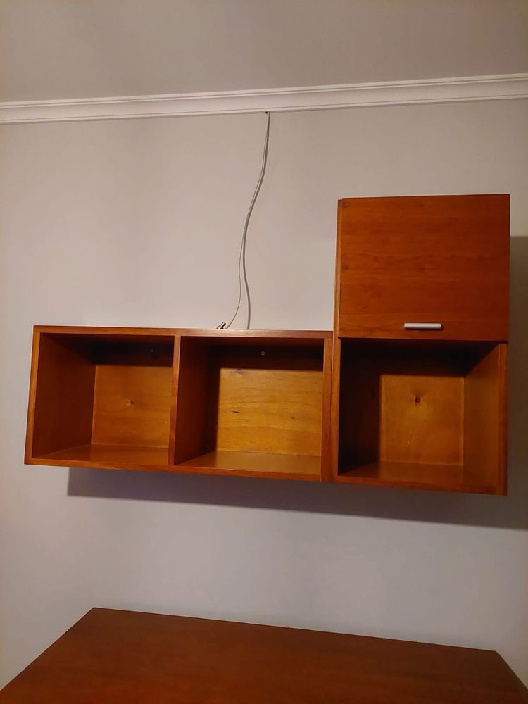Conjunto Secretária + Estantes + Cadeira