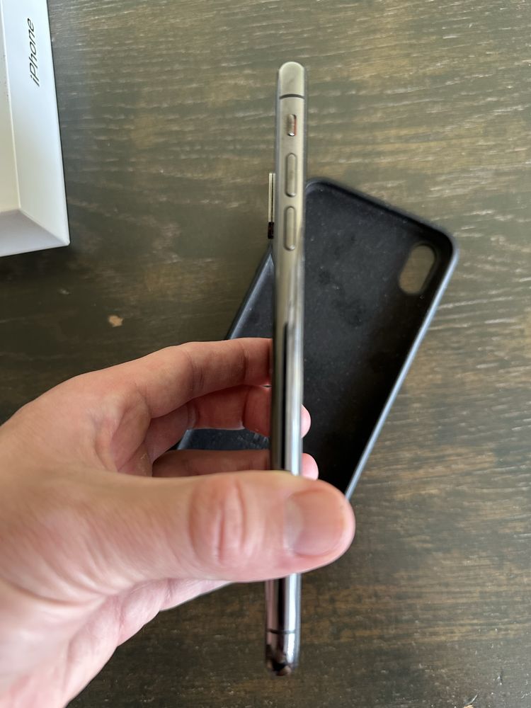 Телефон IPhoneXS