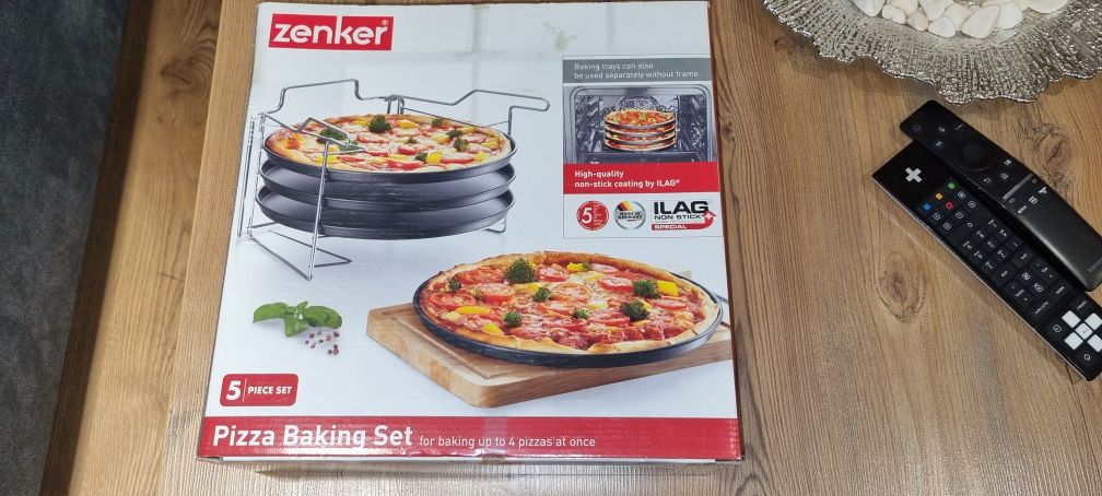 zenker Zestaw 4 blach do pieczenia pizzy Ø 29 cm z ramą do pieczenia