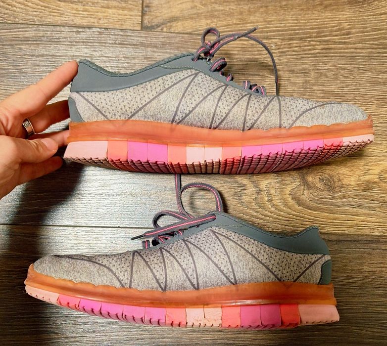 Віддам кросівки розмір 37.5