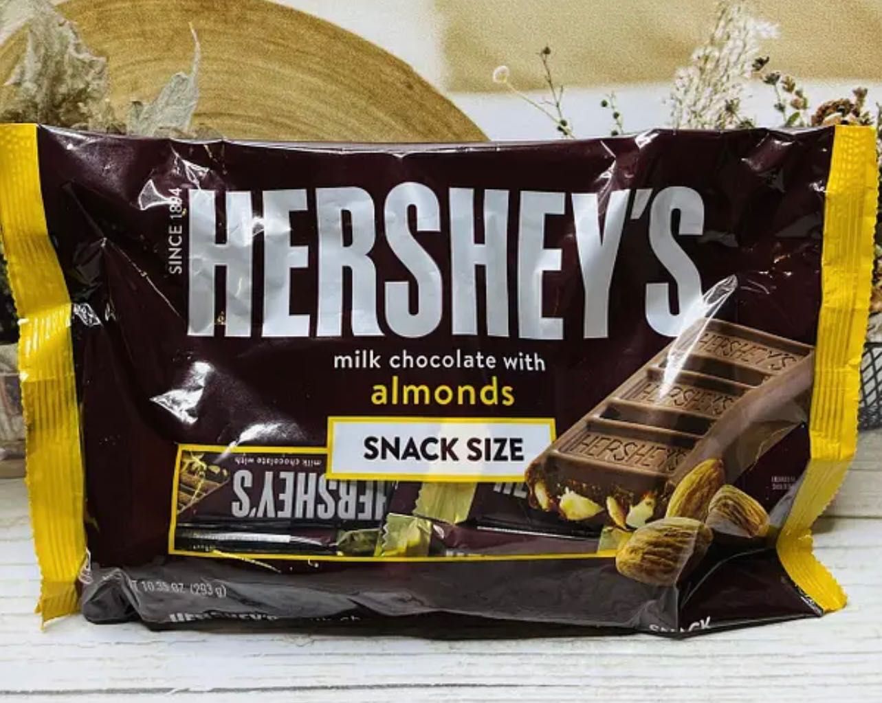 США Цукерки маленькі шоколадки Hershey's Almonds з мигдалем