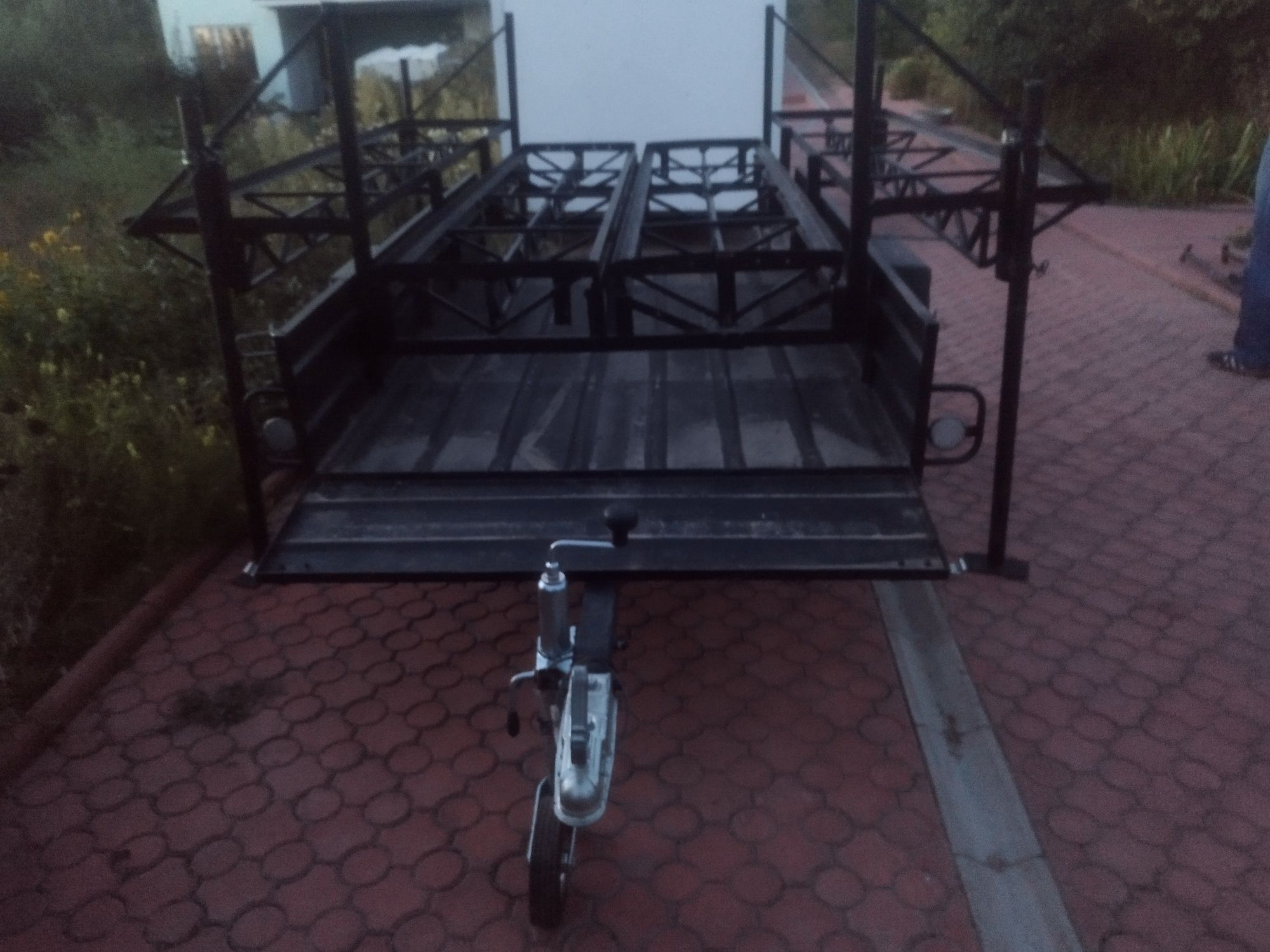 Причіп Лев з лафетами