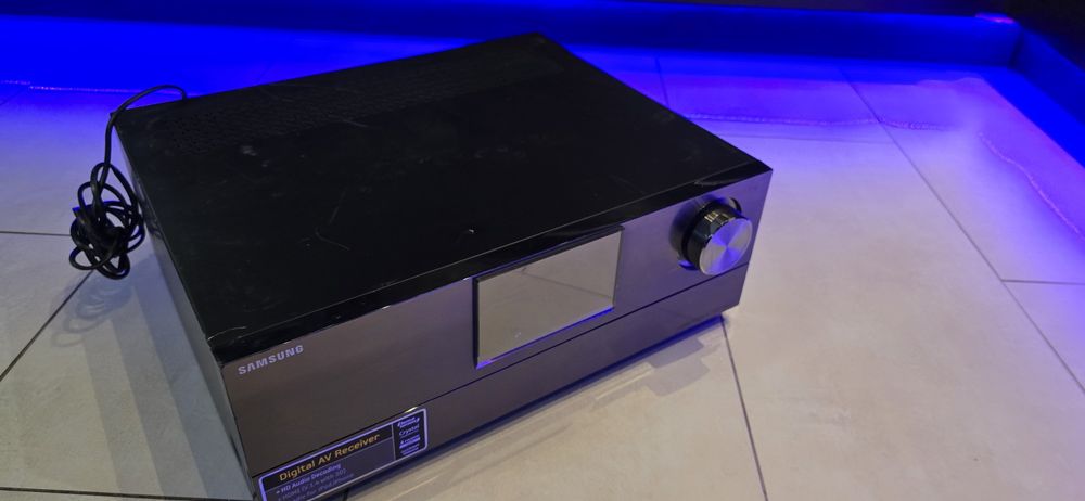 Amplituner samsung HW-C700