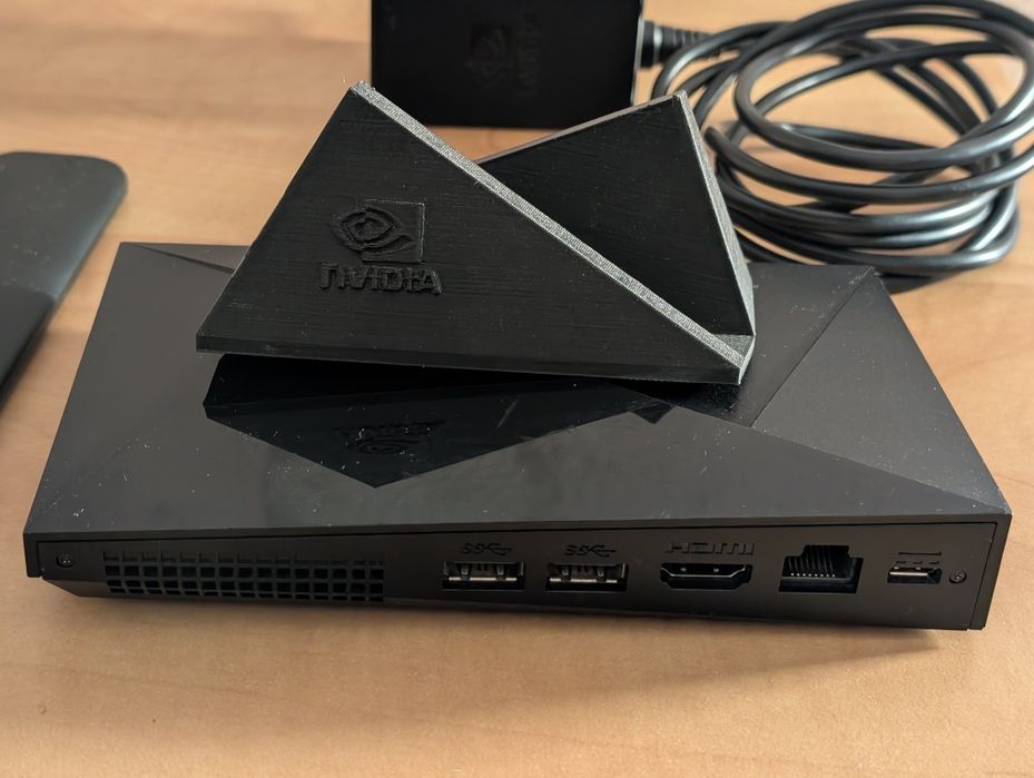 Nvidia Shield TV 4K 2017•16GB•Комплект: пульт, NV:геймпад, підставка