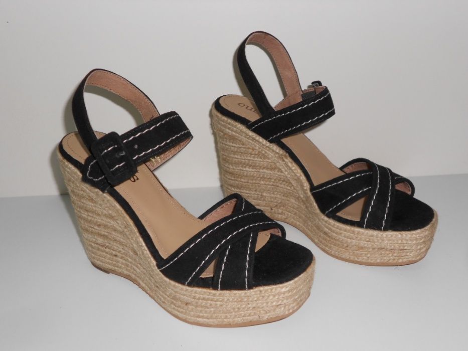 Sandálias Cubanas pretas tamanho 37 e 39 - artigo novo de loja