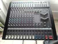 mesa amplificada Dynacord, a melhor qualidade sem dúvida nenhuma.