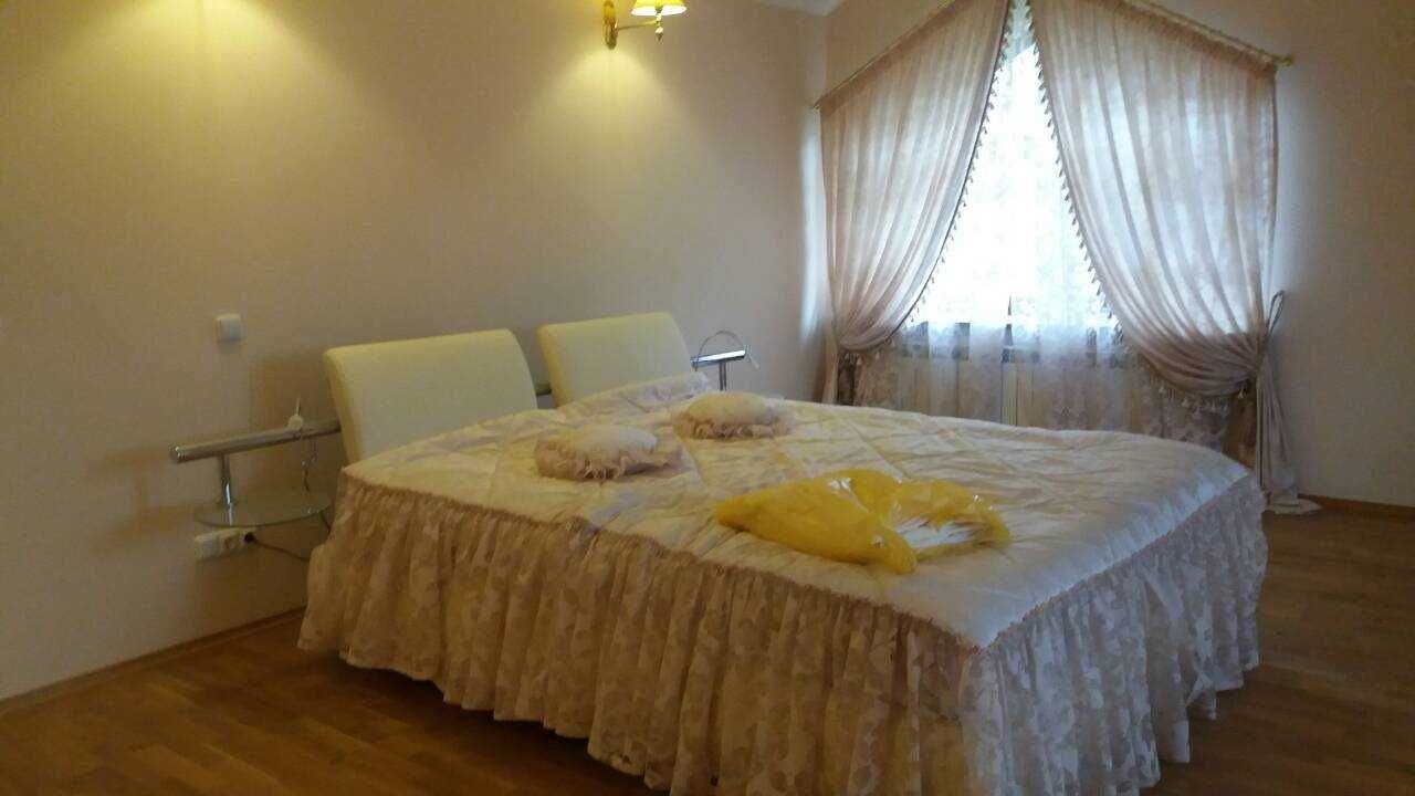 Оренда фешенебельного будинку у Зимна Вода біля соснового лісу