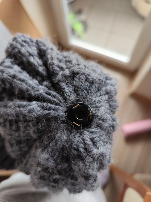 Czapka z włóczki 100% wełna odpinany pompon futerko naturalne