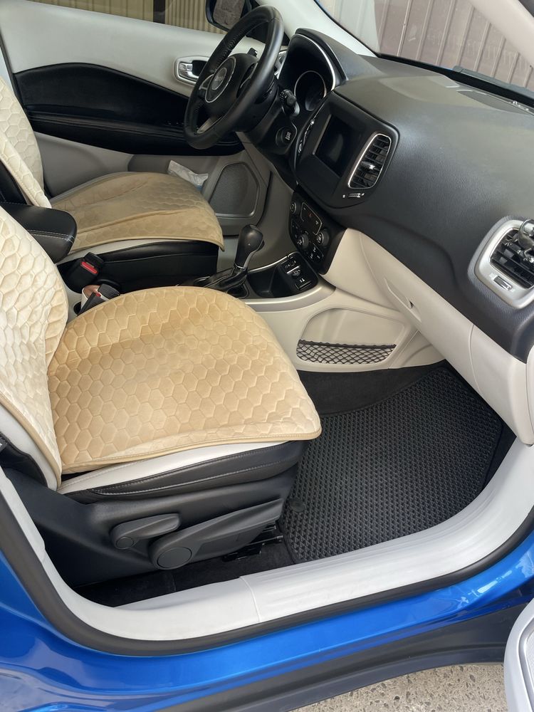 Продам Jeep Compass